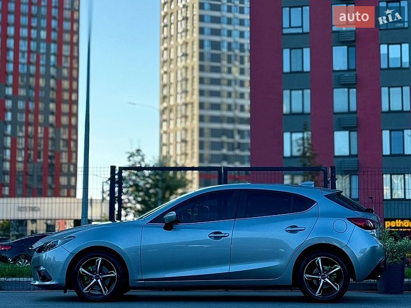 Хэтчбек Mazda 3 2013 в Киеве