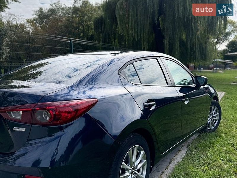 Седан Mazda 3 2016 в Кременчуці