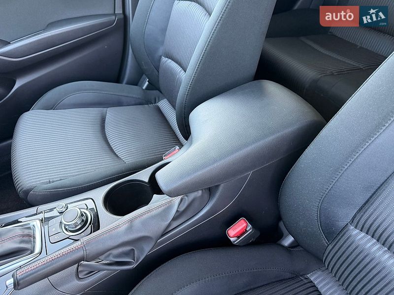 Хетчбек Mazda 3 2016 в Києві