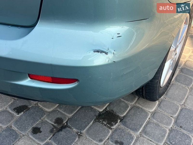Хетчбек Mazda 3 2004 в Южному
