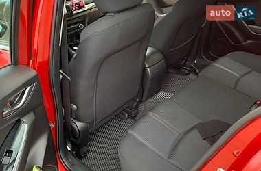 Хэтчбек Mazda 3 2017 в Чернигове фото 5 Хэтчбек Mazda 3 2017 в Чернигове