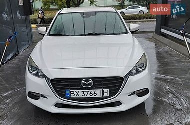 Седан Mazda 3 2018 в Хмельницькому