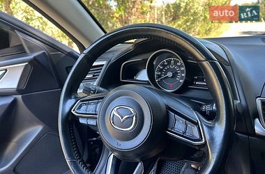 Седан Mazda 3 2018 в Днепре