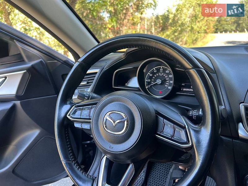 Седан Mazda 3 2018 в Днепре