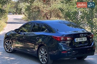 Седан Mazda 3 2018 в Днепре