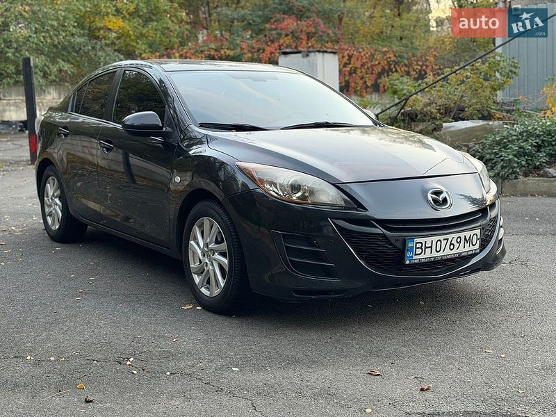 Седан Mazda 3 2012 в Киеве