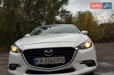 Седан Mazda 3 2018 в Киеве