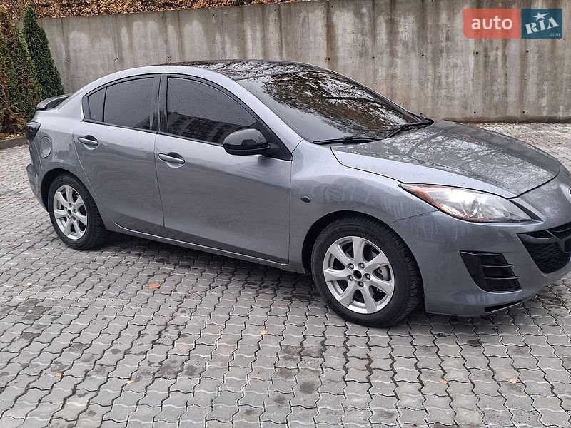 Седан Mazda 3 2011 в Ивано-Франковске