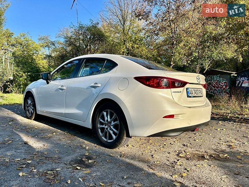 Седан Mazda 3 2016 в Києві