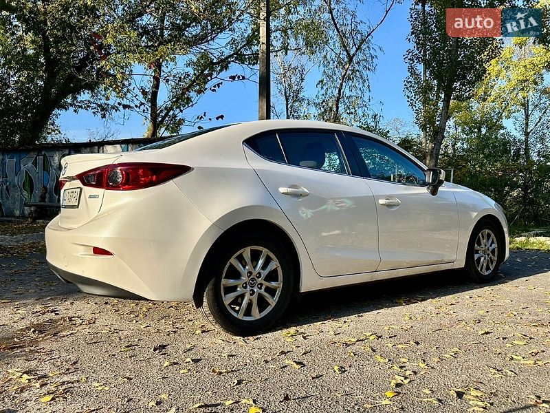 Седан Mazda 3 2016 в Києві