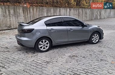 Седан Mazda 3 2011 в Ивано-Франковске