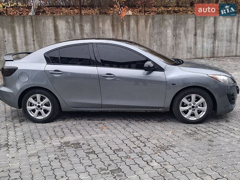 Седан Mazda 3 2011 в Івано-Франківську