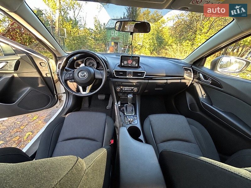 Седан Mazda 3 2016 в Києві