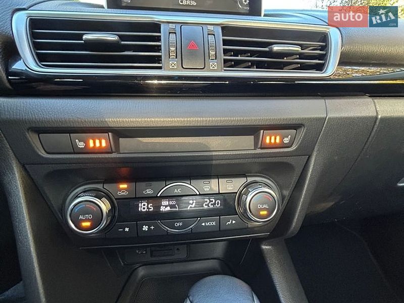 Седан Mazda 3 2016 в Києві