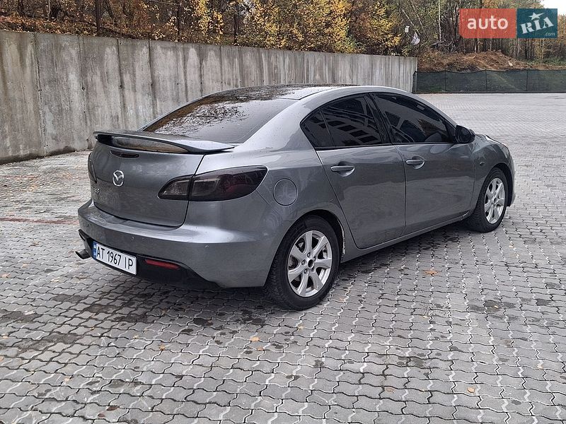 Седан Mazda 3 2011 в Ивано-Франковске