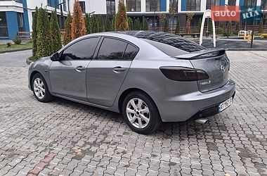 Седан Mazda 3 2011 в Ивано-Франковске