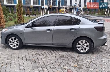 Седан Mazda 3 2011 в Ивано-Франковске
