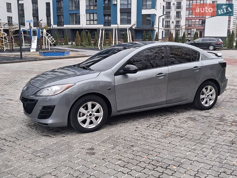 Седан Mazda 3 2011 в Ивано-Франковске