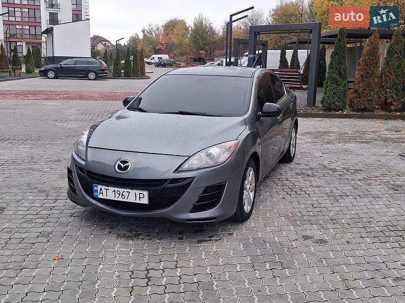 Седан Mazda 3 2011 в Ивано-Франковске