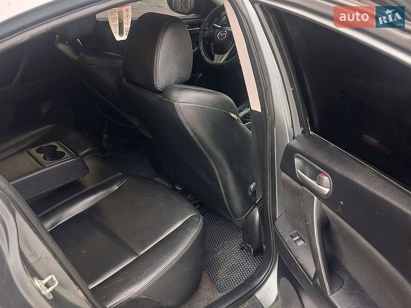 Седан Mazda 3 2011 в Ивано-Франковске
