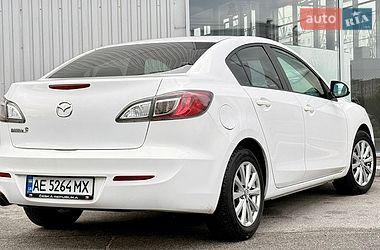 Седан Mazda 3 2013 в Запорожье