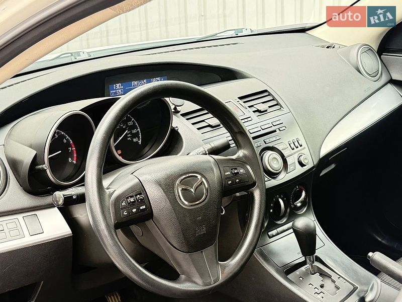 Седан Mazda 3 2013 в Запорожье