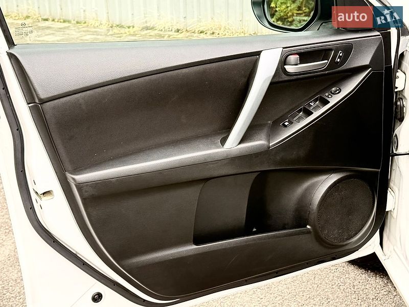 Седан Mazda 3 2013 в Запорожье