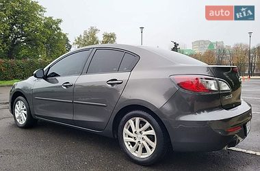 Седан Mazda 3 2011 в Черкасах