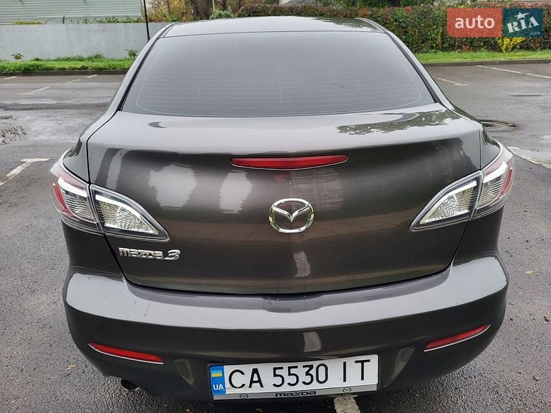 Седан Mazda 3 2011 в Черкасах