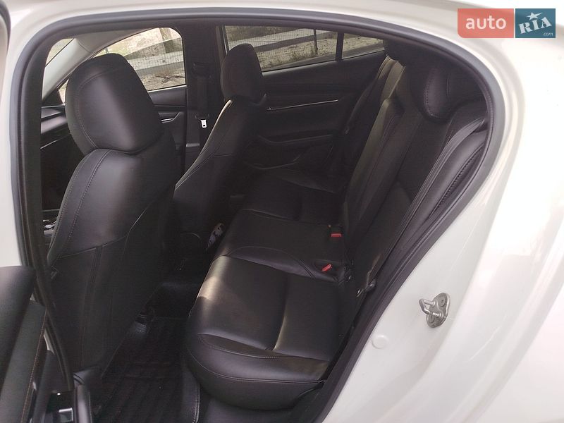 Седан Mazda 3 2019 в Дніпрі