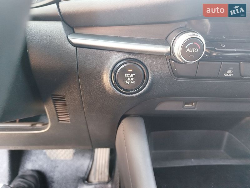 Седан Mazda 3 2019 в Дніпрі