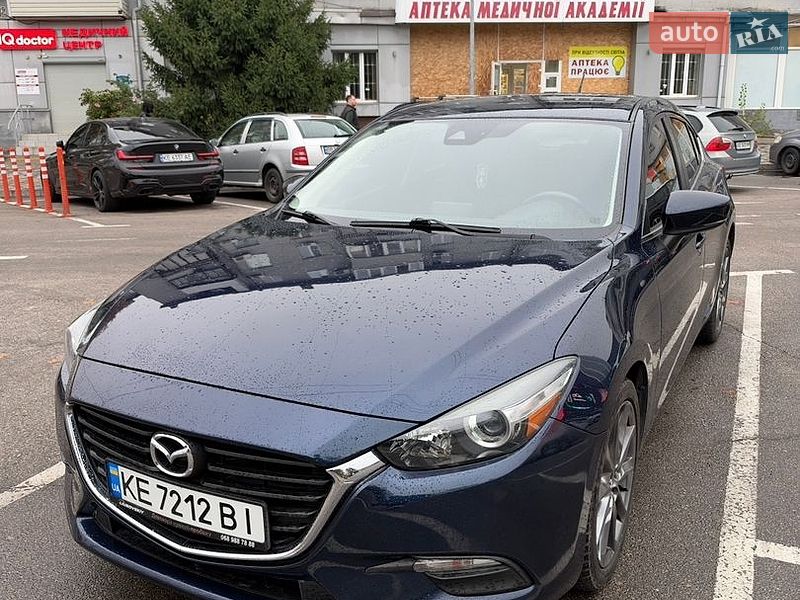 Хэтчбек Mazda 3 2018 в Днепре