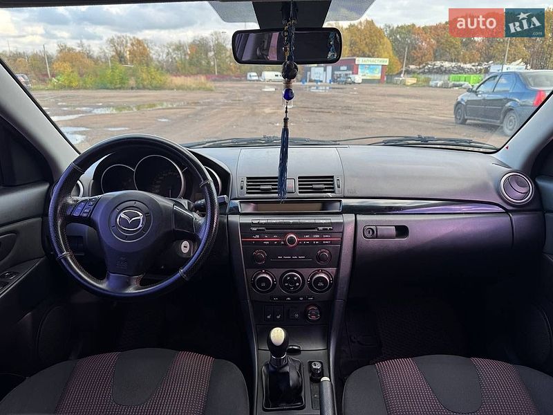 Седан Mazda 3 2005 в Коростене