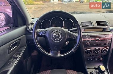 Седан Mazda 3 2005 в Коростене