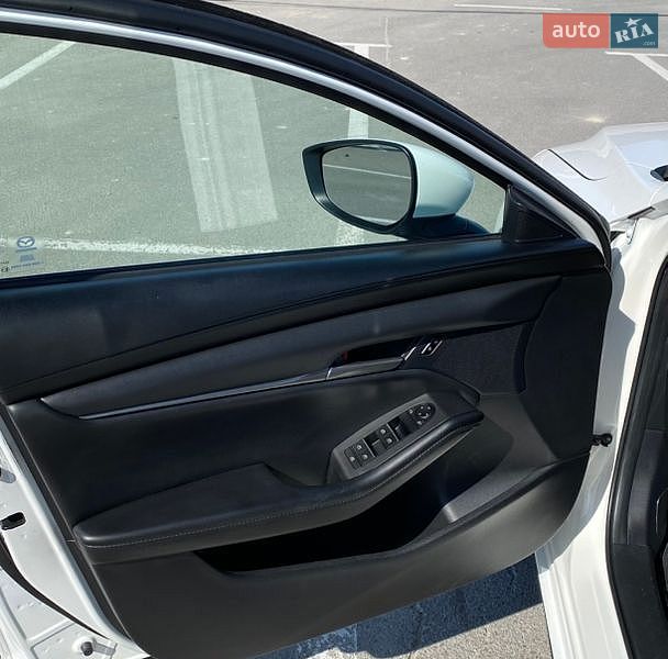 Седан Mazda 3 2023 в Каменец-Подольском