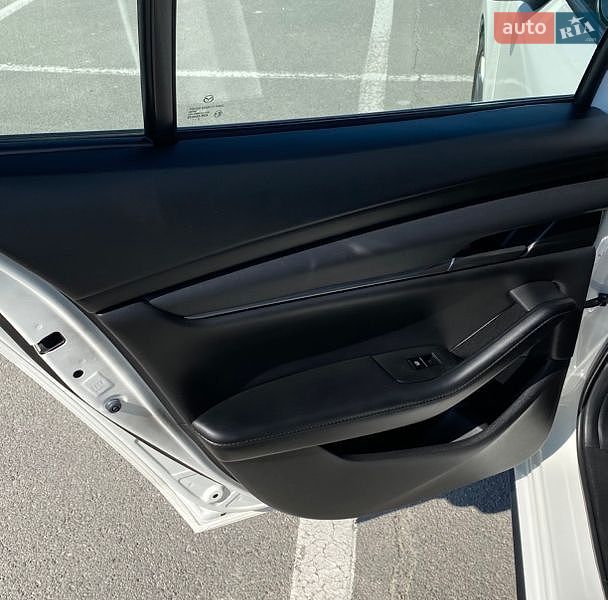 Седан Mazda 3 2023 в Каменец-Подольском