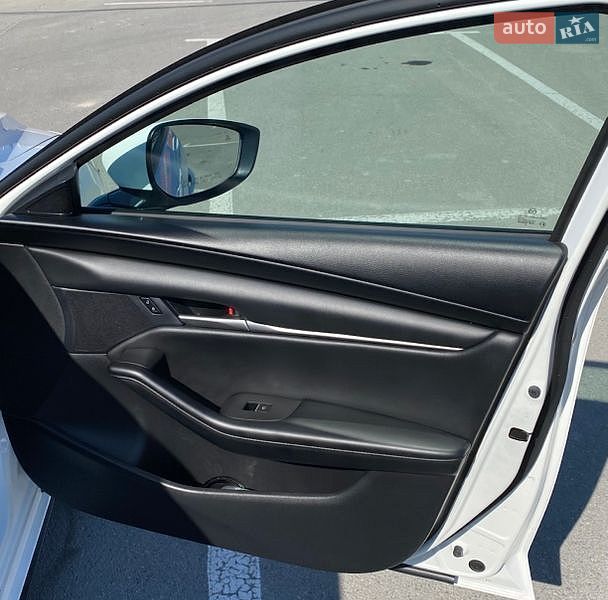 Седан Mazda 3 2023 в Каменец-Подольском