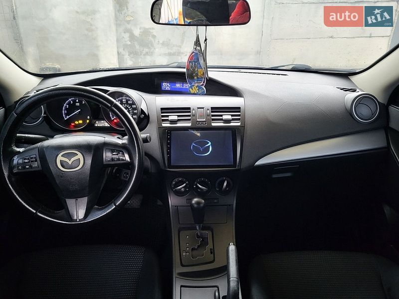 Седан Mazda 3 2011 в Черкасах