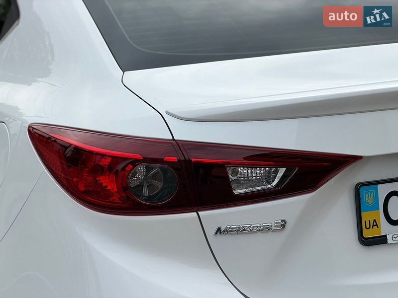 Седан Mazda 3 2014 в Виннице