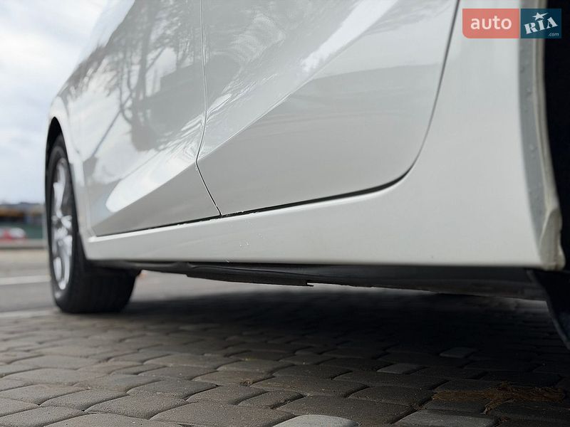 Седан Mazda 3 2014 в Виннице