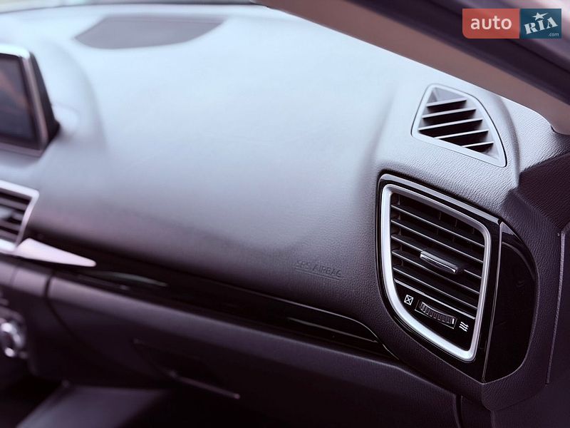 Седан Mazda 3 2014 в Виннице