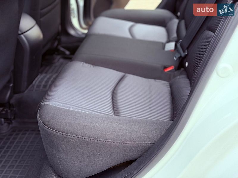 Седан Mazda 3 2014 в Виннице