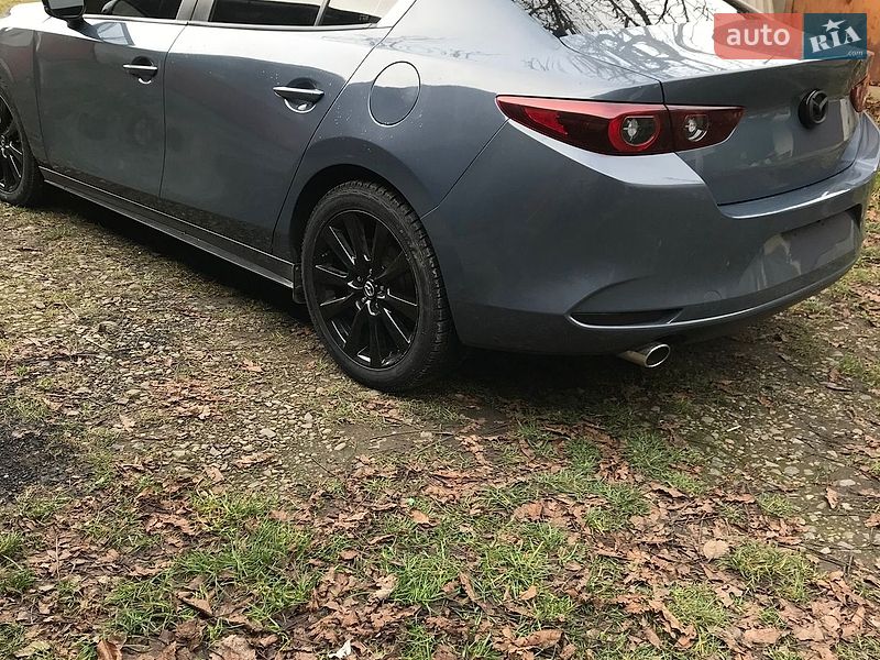 Седан Mazda 3 2022 в Стрые
