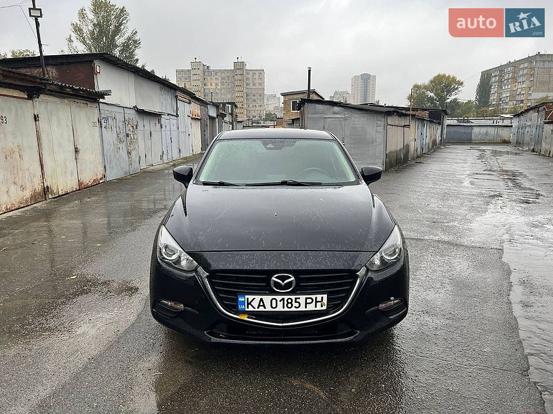 Хэтчбек Mazda 3 2018 в Киеве