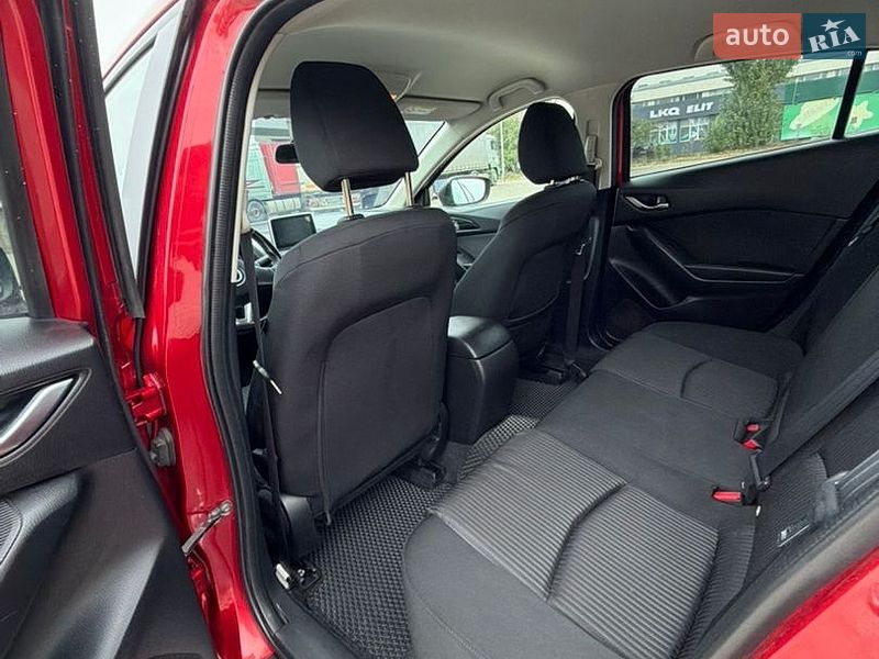 Седан Mazda 3 2013 в Черкассах