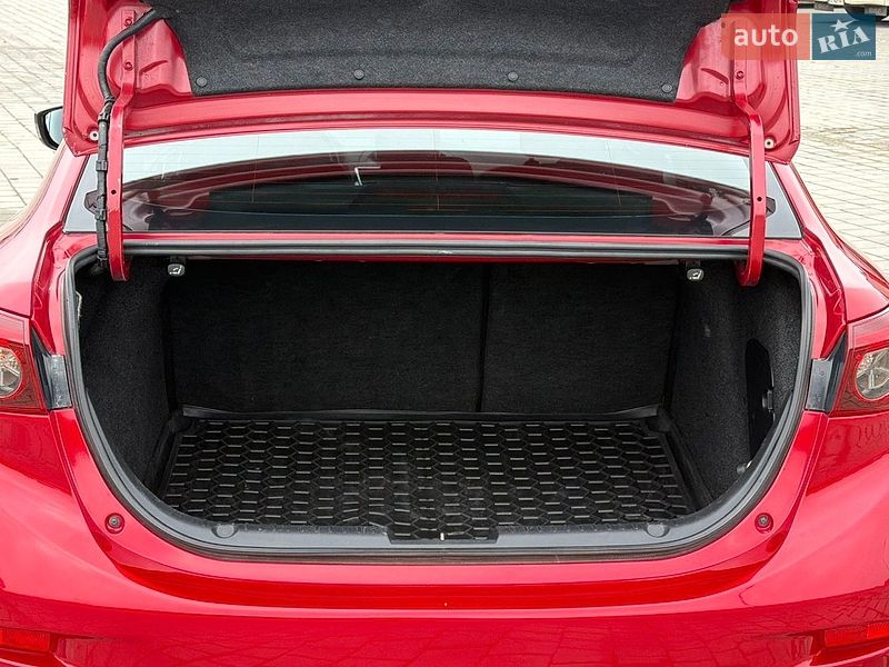 Седан Mazda 3 2013 в Черкассах