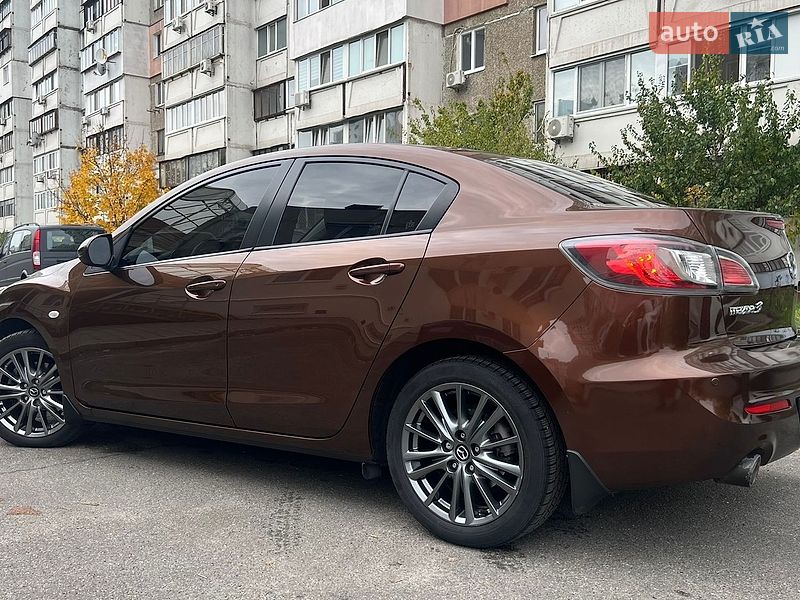 Седан Mazda 3 2012 в Києві