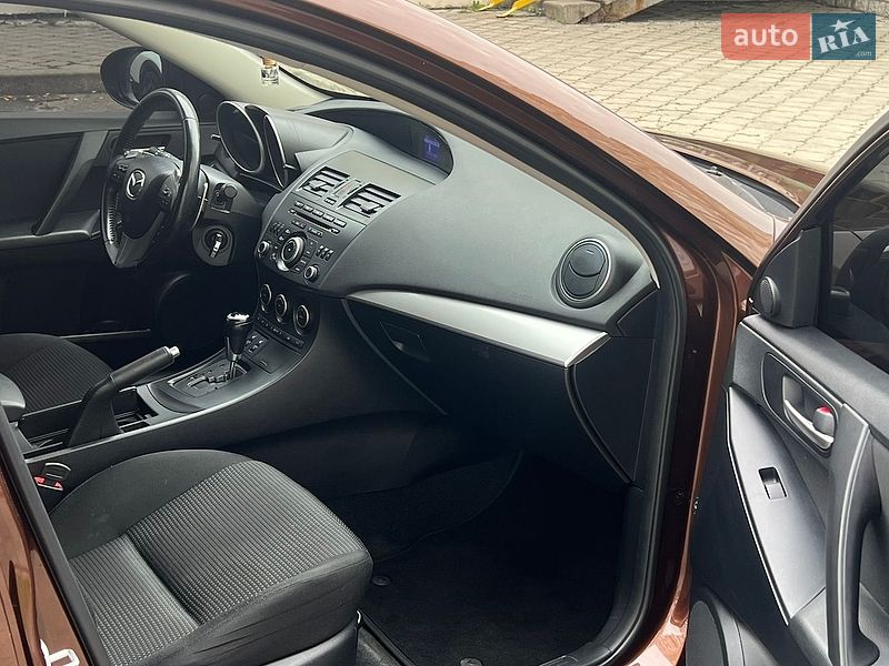 Седан Mazda 3 2012 в Києві