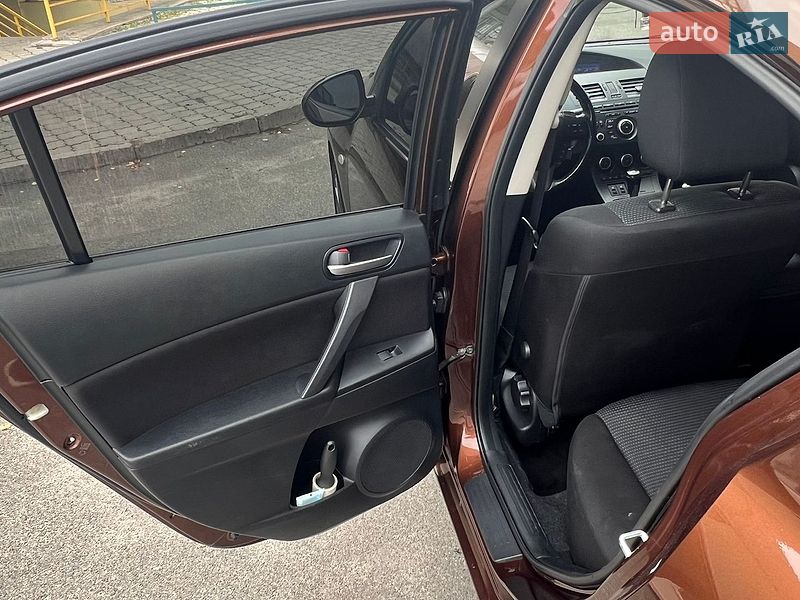 Седан Mazda 3 2012 в Києві