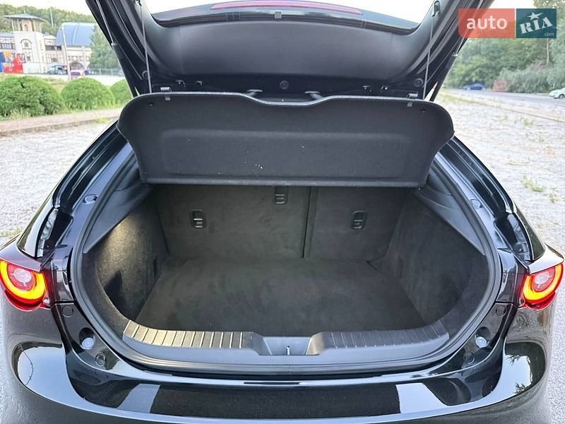Хетчбек Mazda 3 2024 в Дніпрі